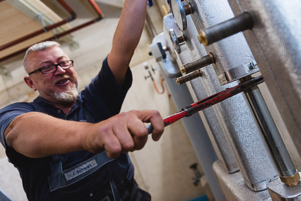 Service - Heizung Sanitär Lüftung: Meisterbetrieb Stoll Haustechnik aus Pfuhl: Von Pelletheizung über Solaranlage, BHKW bis Brennstoffzelle, Badeinbau bis Klimaanlage